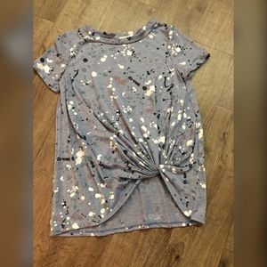 💜Viamor blue paint splatter high low shirt size S